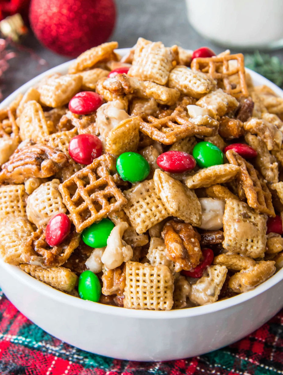 A bowl of sweet and salty chex mix.