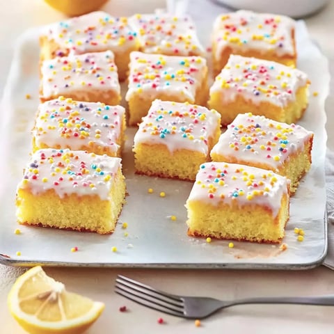 Zitronen-Blechkuchen – saftig und einfach