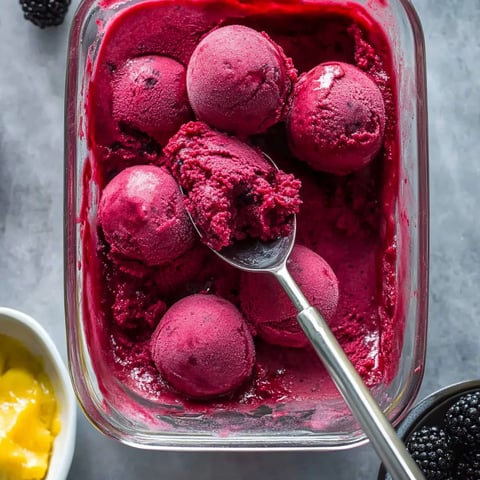 Fruchtiges 5-Minuten Beeren Joghurt-Eis