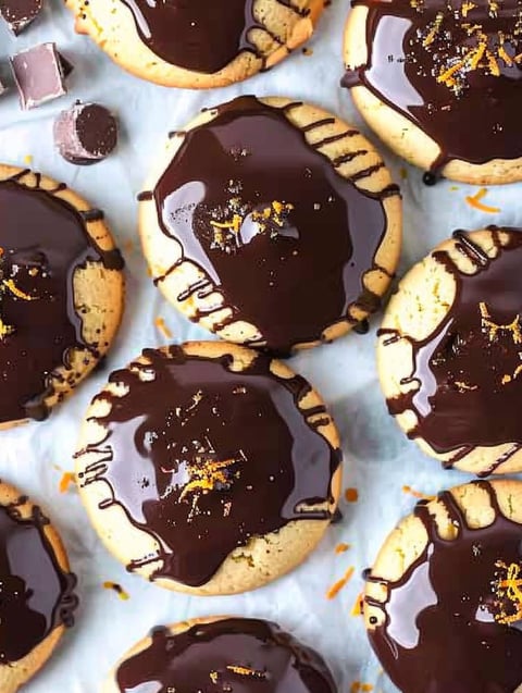 Chocolate cookies with orange slices.